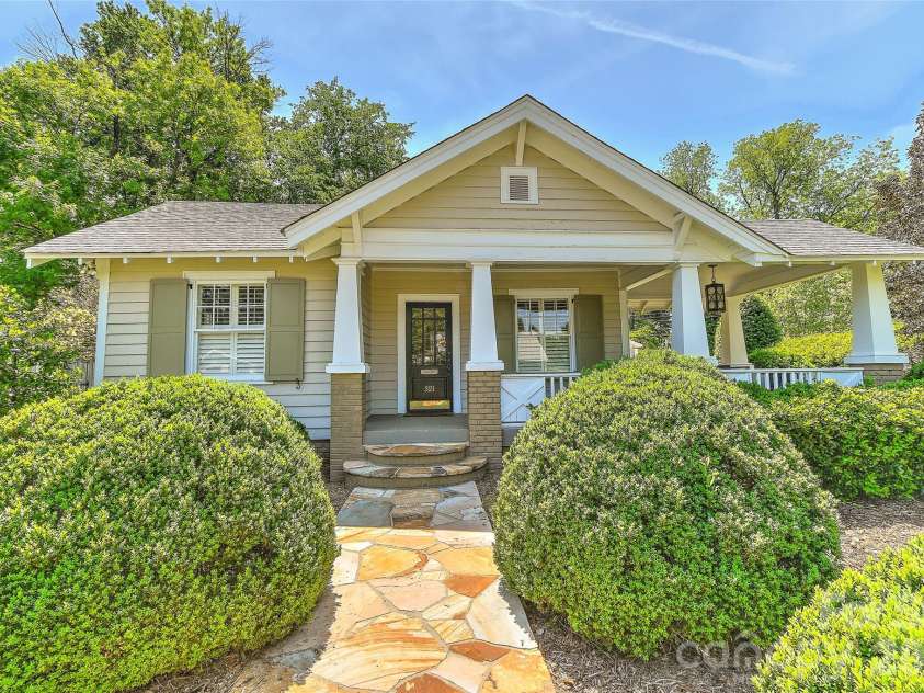 321 Circle Avenue, Charlotte, NC 28207.  MLS# CAR4376630, YatesRealty ID 19755. 