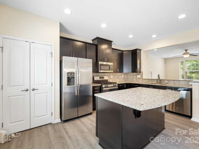 3039 Potomac River Parkway, Charlotte, NC 28217.  MLS# CAR4260846, YatesRealty ID 19756. 