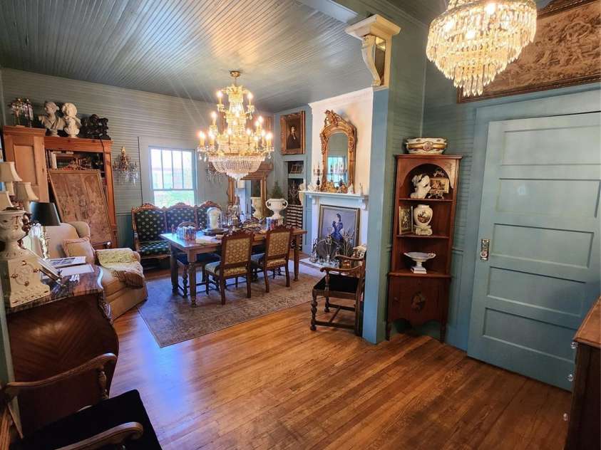 208 Locust Street, Kannapolis, NC 28081.  MLS# CAR4362753, YatesRealty ID 19757. 