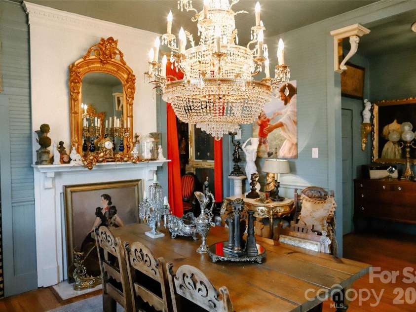 208 Locust Street, Kannapolis, NC 28081.  MLS# CAR4362753, YatesRealty ID 19757. Dining room