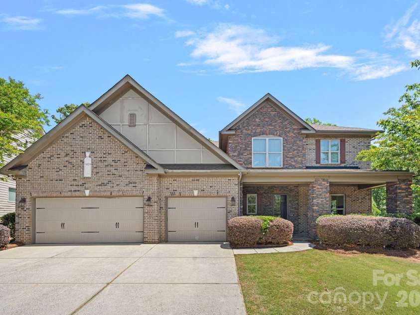 897 Tyne Drive, Fort Mill, SC 29715.  MLS# CAR4374930, YatesRealty ID 19758. Welcome home!