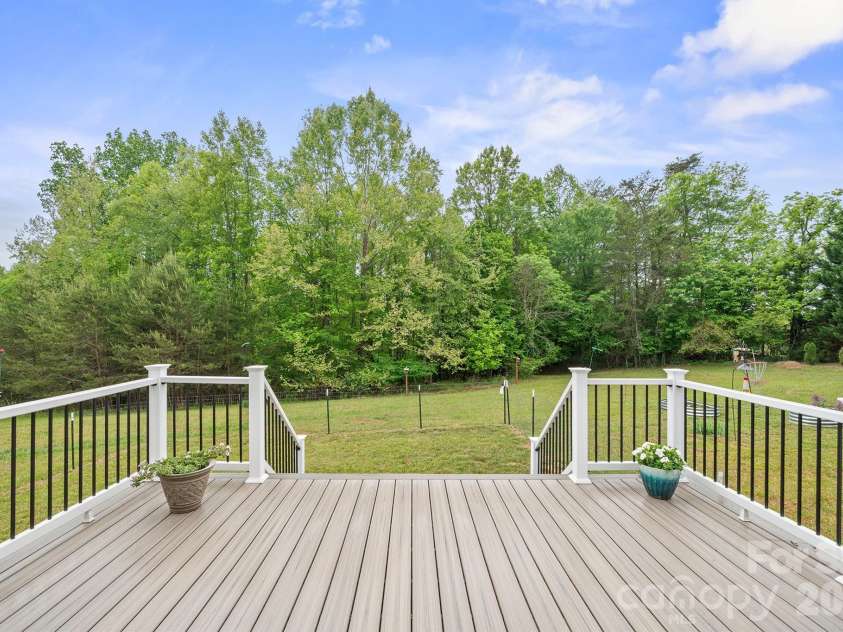 2517 Horseshoe Road, Westfield, NC 27053.  MLS# CAR4379017, YatesRealty ID 19759. 
