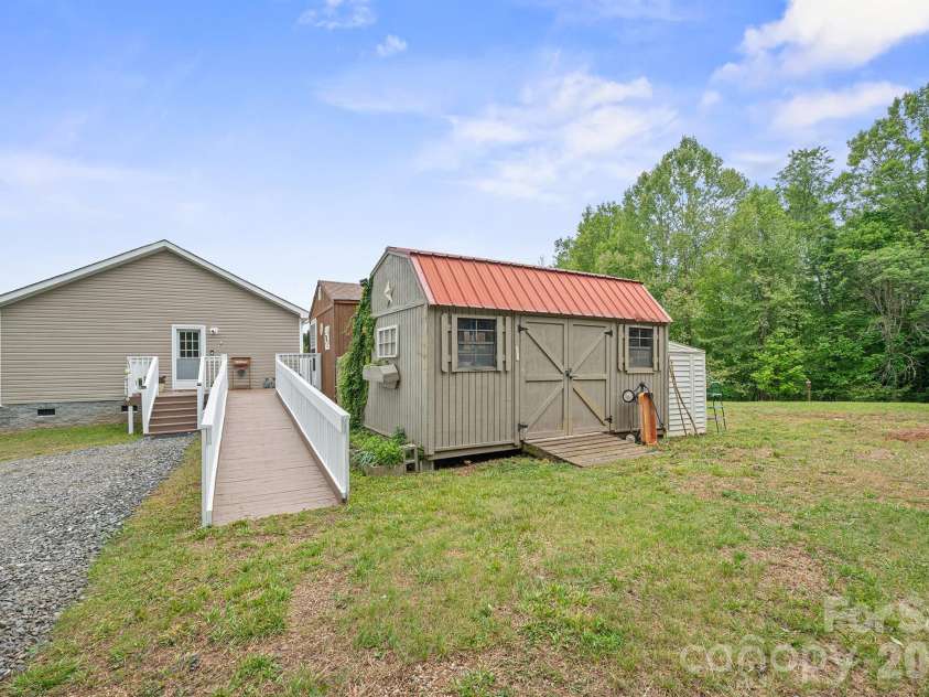 2517 Horseshoe Road, Westfield, NC 27053.  MLS# CAR4379017, YatesRealty ID 19759. 