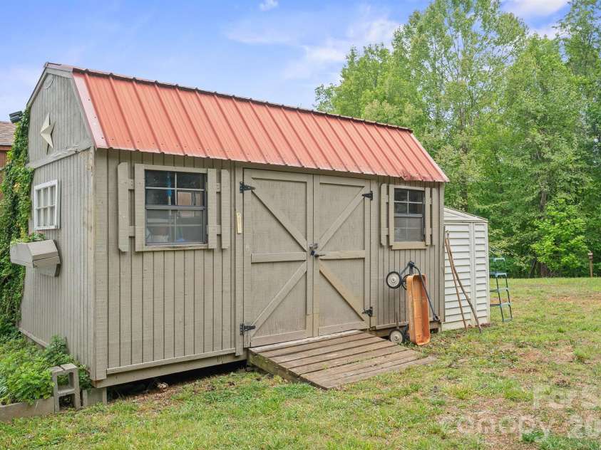 2517 Horseshoe Road, Westfield, NC 27053.  MLS# CAR4379017, YatesRealty ID 19759. 