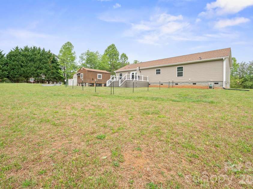 2517 Horseshoe Road, Westfield, NC 27053.  MLS# CAR4379017, YatesRealty ID 19759. 