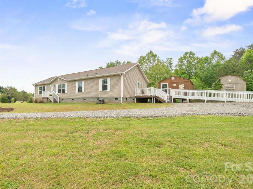 2517 Horseshoe Road, Westfield, NC 27053.  MLS# CAR4379017, YatesRealty ID 19759. 