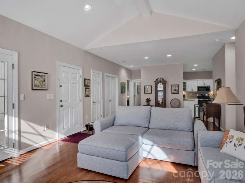 8278 Windsor Ridge Drive, Charlotte, NC 28277.  MLS# CAR4342934, YatesRealty ID 1976. 