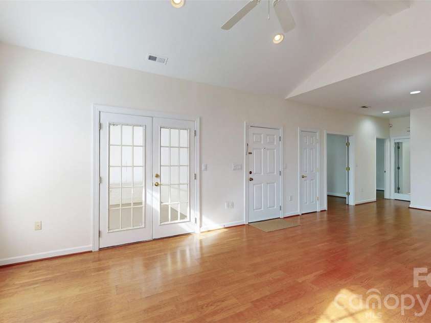 8278 Windsor Ridge Drive, Charlotte, NC 28277.  MLS# CAR4342934, YatesRealty ID 1976. 