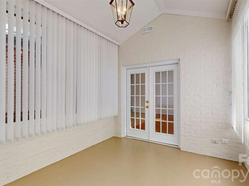 8278 Windsor Ridge Drive, Charlotte, NC 28277.  MLS# CAR4342934, YatesRealty ID 1976. 
