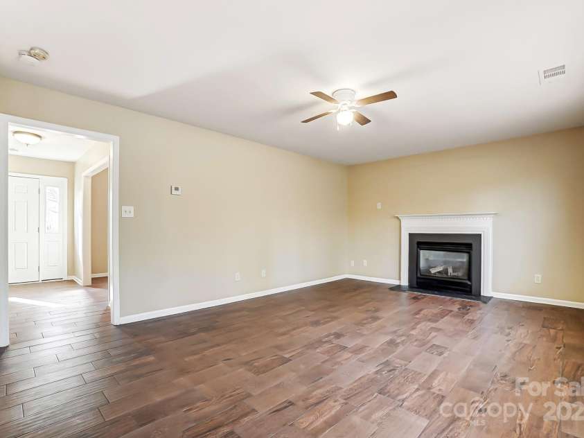 9900 Meadowmead Court, Charlotte, NC 28273.  MLS# CAR4227217, YatesRealty ID 1976. 