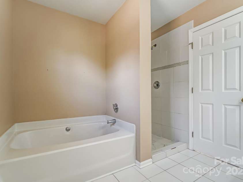 9900 Meadowmead Court, Charlotte, NC 28273.  MLS# CAR4227217, YatesRealty ID 1976. 