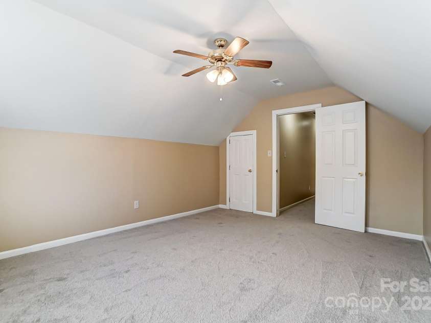 9900 Meadowmead Court, Charlotte, NC 28273.  MLS# CAR4227217, YatesRealty ID 1976. 