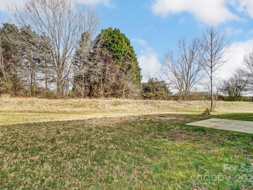 9900 Meadowmead Court, Charlotte, NC 28273.  MLS# CAR4227217, YatesRealty ID 1976. 