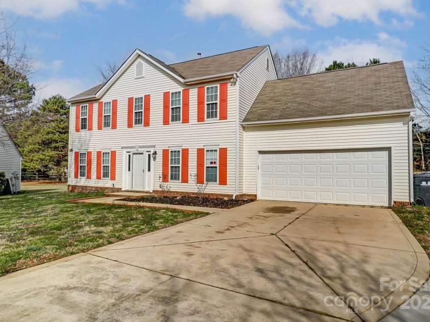 9900 Meadowmead Court, Charlotte, NC 28273.  MLS# CAR4227217, YatesRealty ID 1976. 