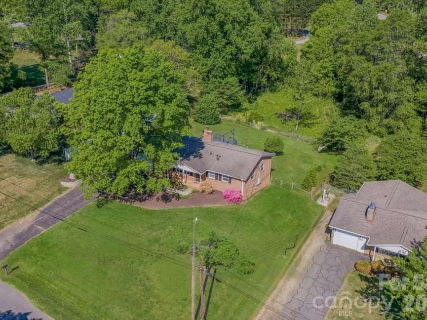 105 Vina Place, Mount Holly, NC 28120.  MLS# CAR4370565, YatesRealty ID 19760. 