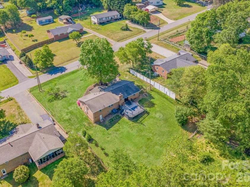 105 Vina Place, Mount Holly, NC 28120.  MLS# CAR4370565, YatesRealty ID 19760. 