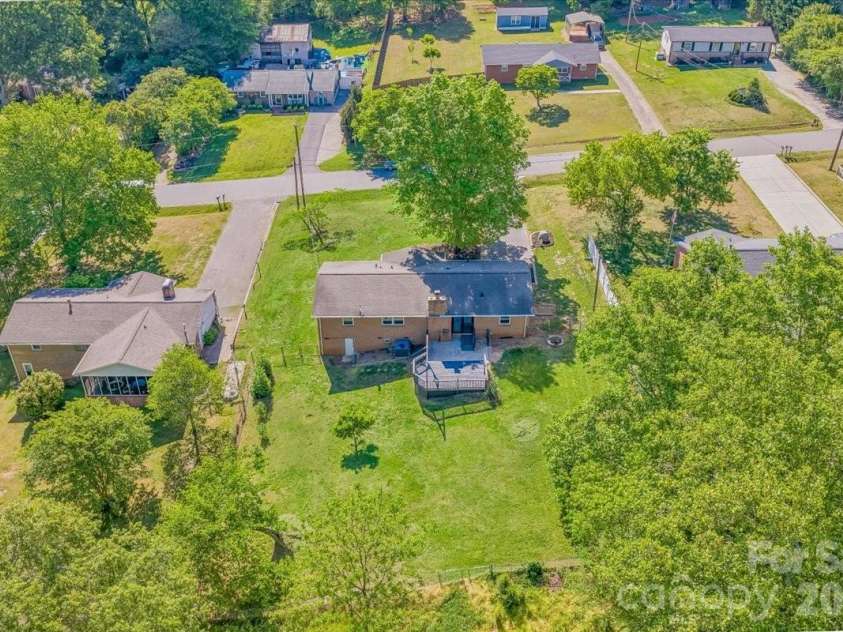 105 Vina Place, Mount Holly, NC 28120.  MLS# CAR4370565, YatesRealty ID 19760. 