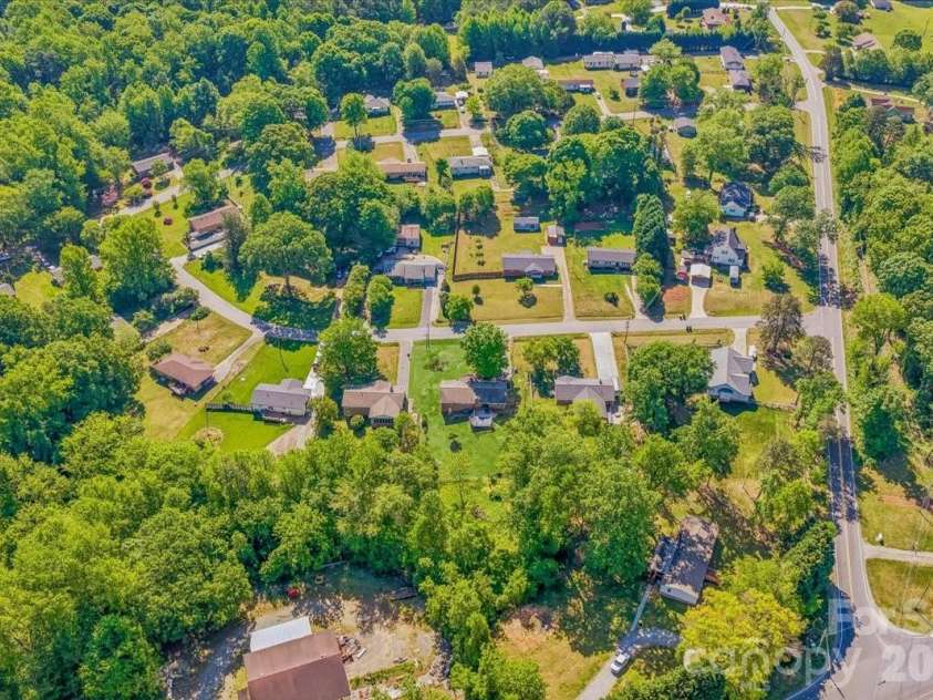 105 Vina Place, Mount Holly, NC 28120.  MLS# CAR4370565, YatesRealty ID 19760. 