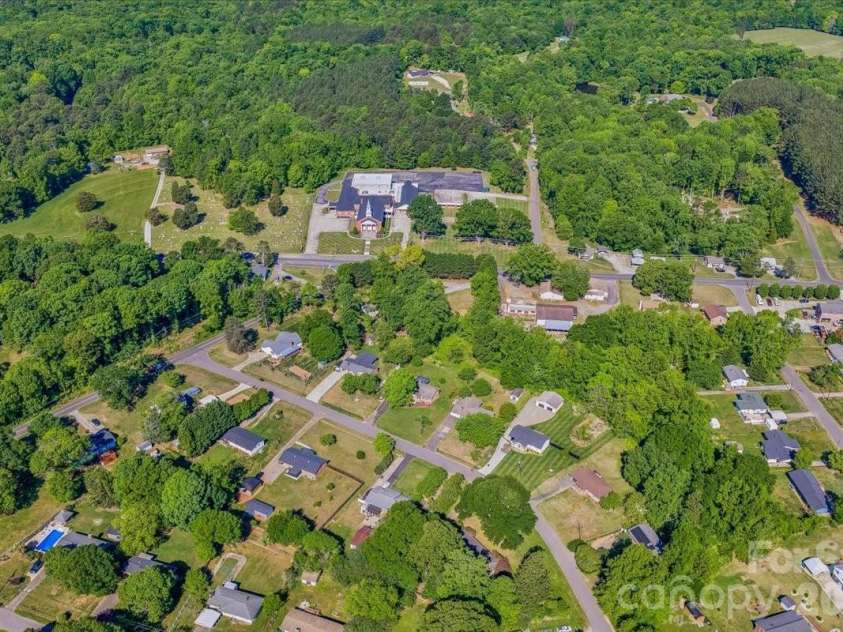 105 Vina Place, Mount Holly, NC 28120.  MLS# CAR4370565, YatesRealty ID 19760. 