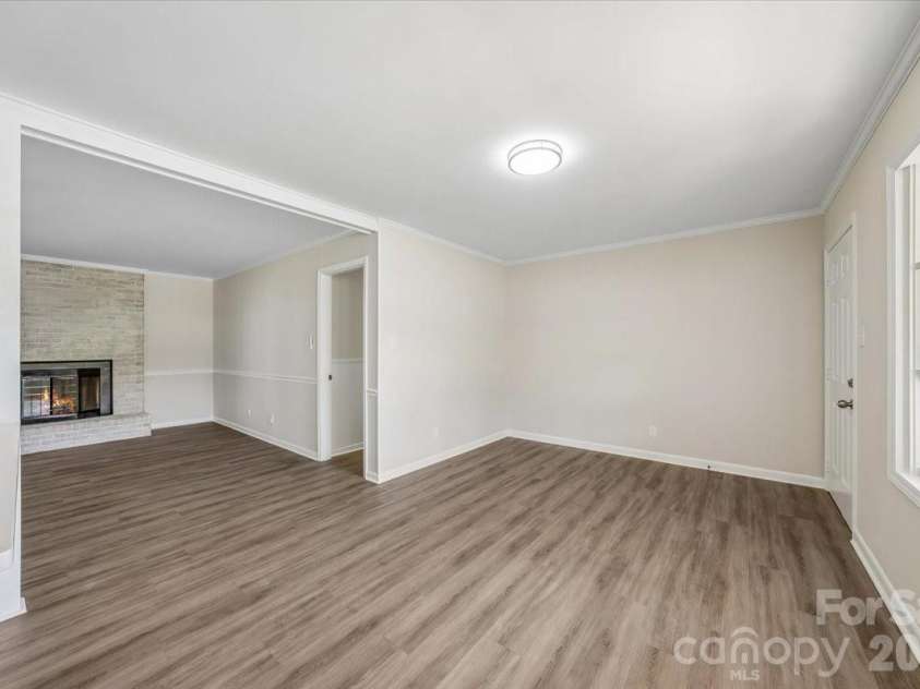 105 Vina Place, Mount Holly, NC 28120.  MLS# CAR4370565, YatesRealty ID 19760. Dining Area