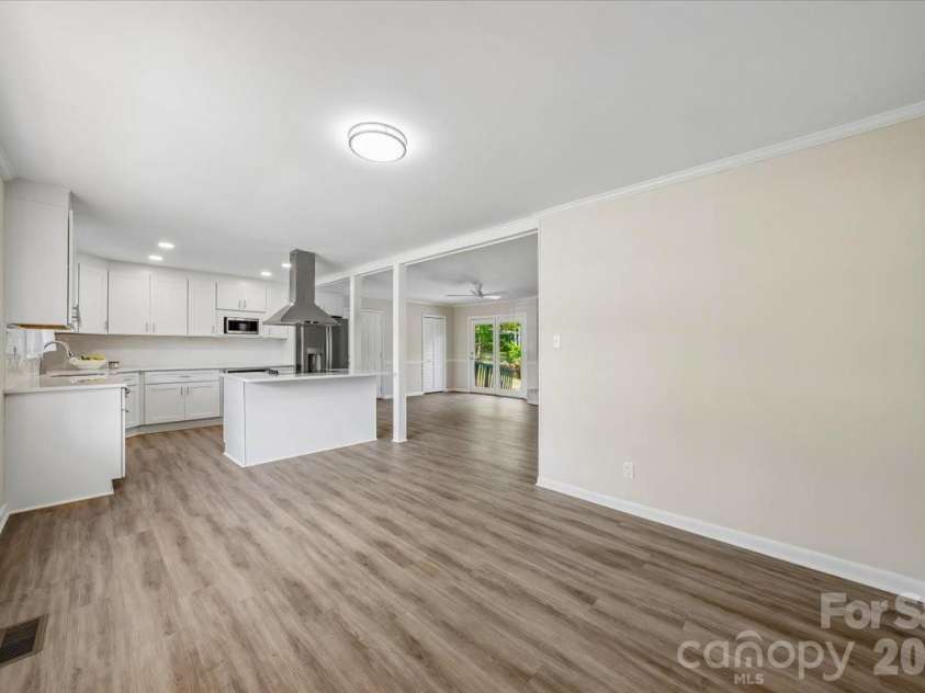 105 Vina Place, Mount Holly, NC 28120.  MLS# CAR4370565, YatesRealty ID 19760. Dining Area