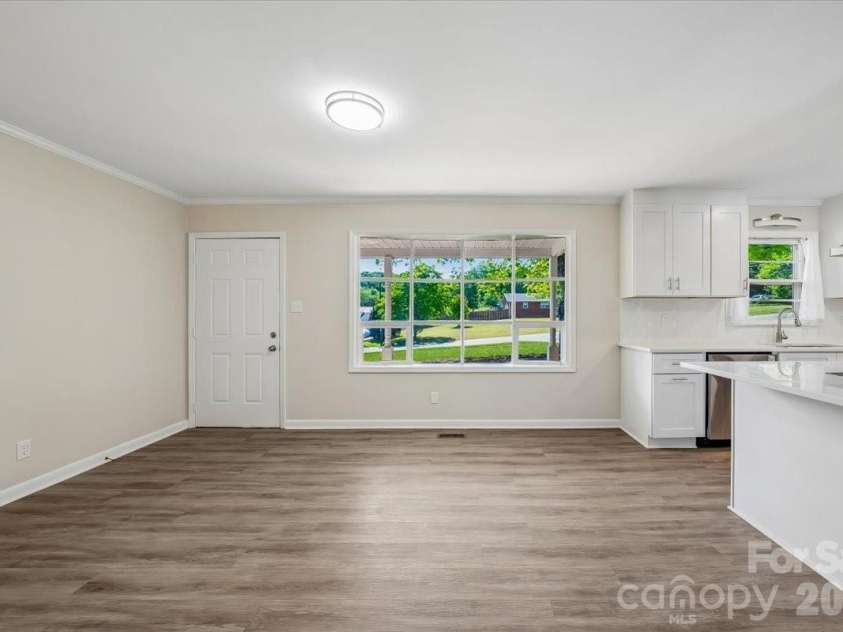 105 Vina Place, Mount Holly, NC 28120.  MLS# CAR4370565, YatesRealty ID 19760. Dining Area
