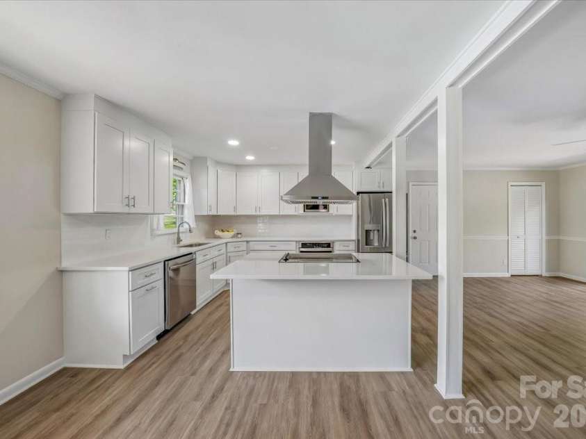 105 Vina Place, Mount Holly, NC 28120.  MLS# CAR4370565, YatesRealty ID 19760. Kitchen