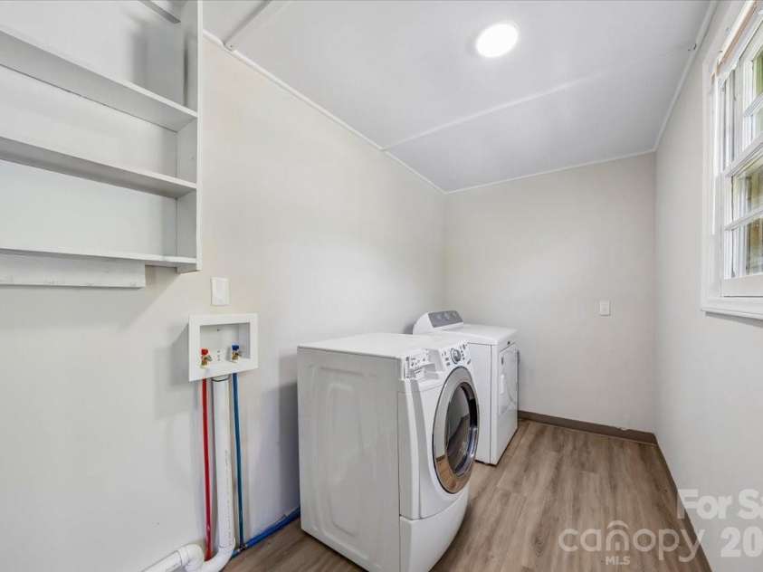 105 Vina Place, Mount Holly, NC 28120.  MLS# CAR4370565, YatesRealty ID 19760. Laundry Room