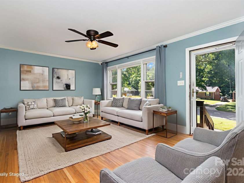 3939 Sheffield Drive, Charlotte, NC 28205.  MLS# CAR4266470, YatesRealty ID 19760. 