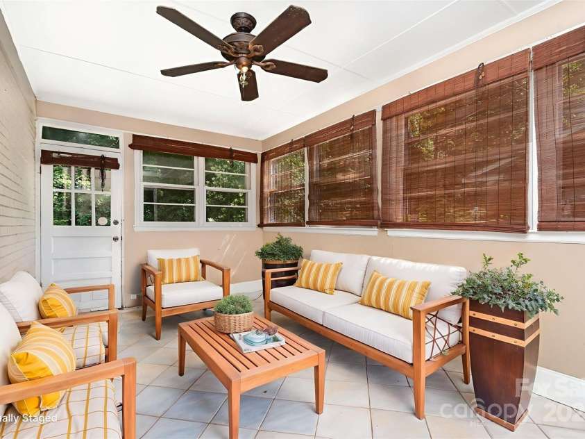 3939 Sheffield Drive, Charlotte, NC 28205.  MLS# CAR4266470, YatesRealty ID 19760. 