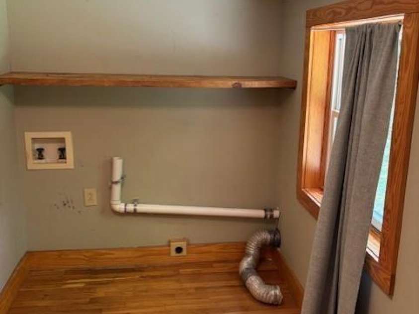 2070 Cashiers Valley Road, Brevard, NC 28712.  MLS# CAR4267083, YatesRealty ID 19763. Designated Laundry Room