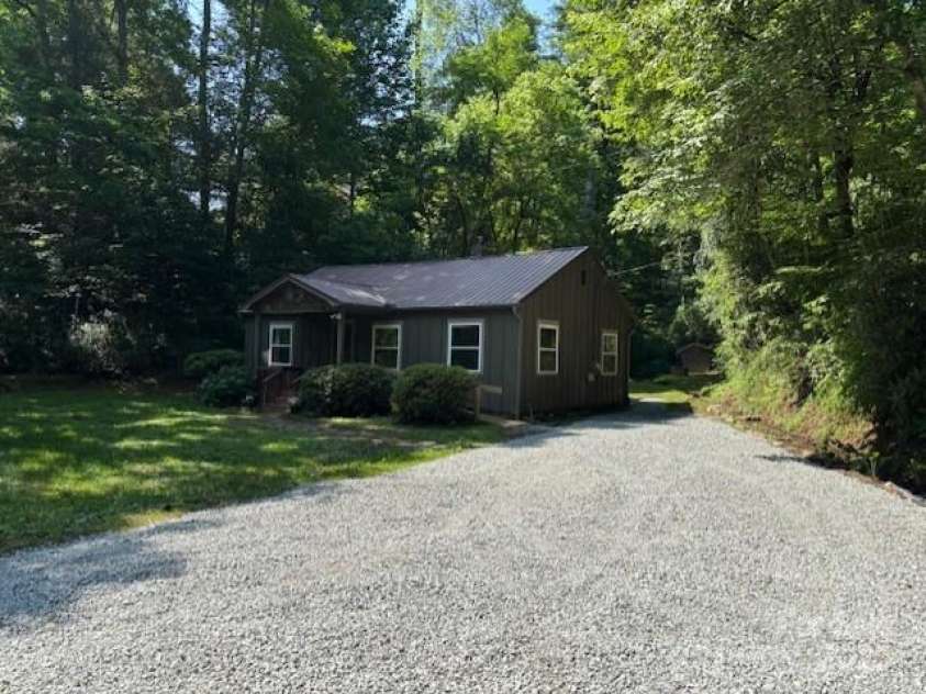 2070 Cashiers Valley Road, Brevard, NC 28712.  MLS# CAR4267083, YatesRealty ID 19763. Fresh Gravel on the Drive