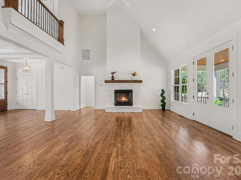 3215 James Plantation Drive, Denver, NC 28037.  MLS# CAR4360076, YatesRealty ID 19763. Living room