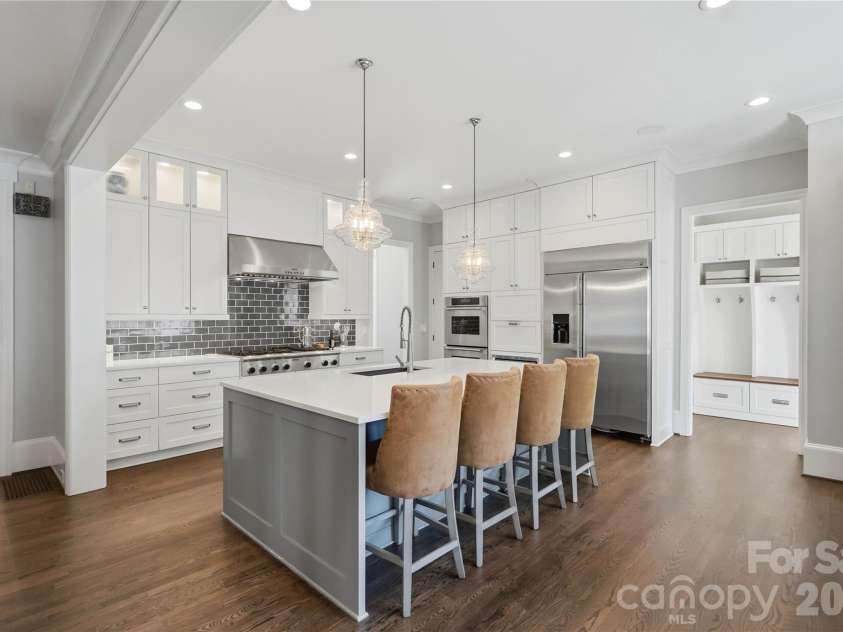 3343 Indian Meadows Lane, Charlotte, NC 28210.  MLS# CAR4372756, YatesRealty ID 19764. Kitchen