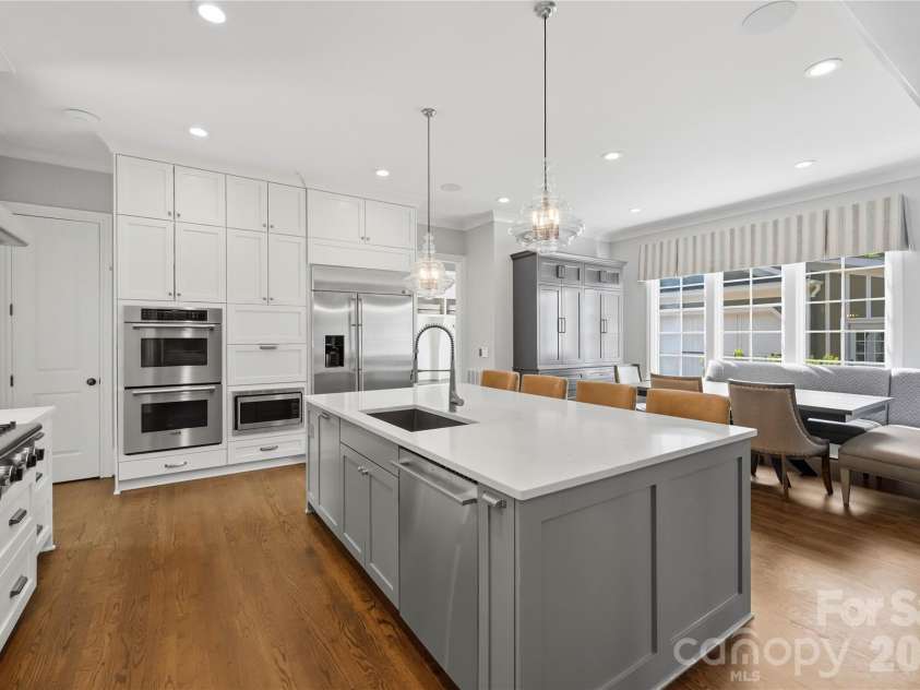 3343 Indian Meadows Lane, Charlotte, NC 28210.  MLS# CAR4372756, YatesRealty ID 19764. Kitchen