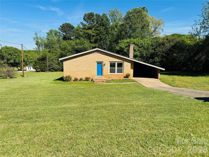 448 Tot Dellinger Road, Cherryville, NC 28021.  MLS# CAR4370245, YatesRealty ID 19766. 