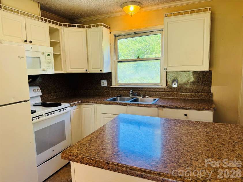 448 Tot Dellinger Road, Cherryville, NC 28021.  MLS# CAR4370245, YatesRealty ID 19766. 