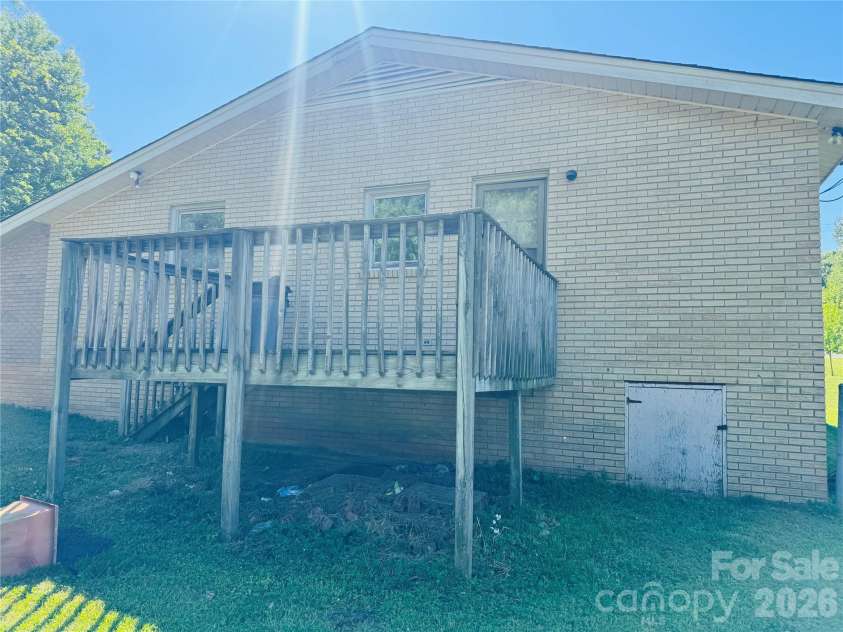 448 Tot Dellinger Road, Cherryville, NC 28021.  MLS# CAR4370245, YatesRealty ID 19766. 