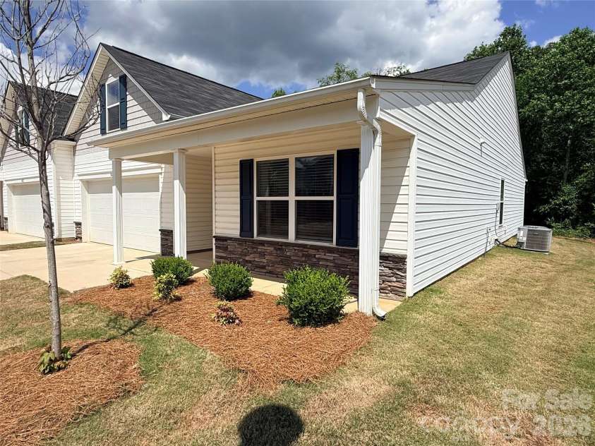 1431 Amberlight Circle, Salisbury, NC 28144.  MLS# CAR4377026, YatesRealty ID 19767. 