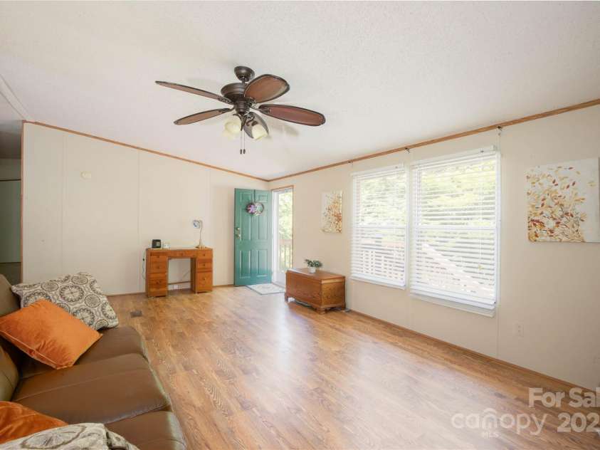 689 Bradford Road, Burnsville, NC 28714.  MLS# CAR4265215, YatesRealty ID 19768. 