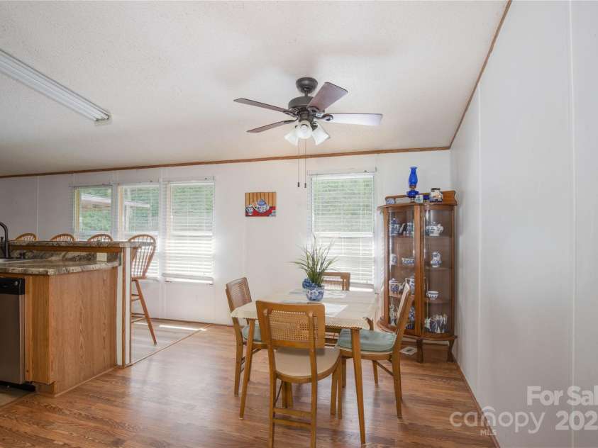 689 Bradford Road, Burnsville, NC 28714.  MLS# CAR4265215, YatesRealty ID 19768. 