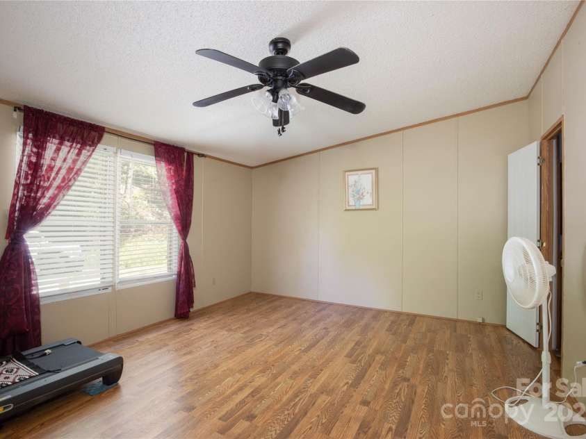 689 Bradford Road, Burnsville, NC 28714.  MLS# CAR4265215, YatesRealty ID 19768. 