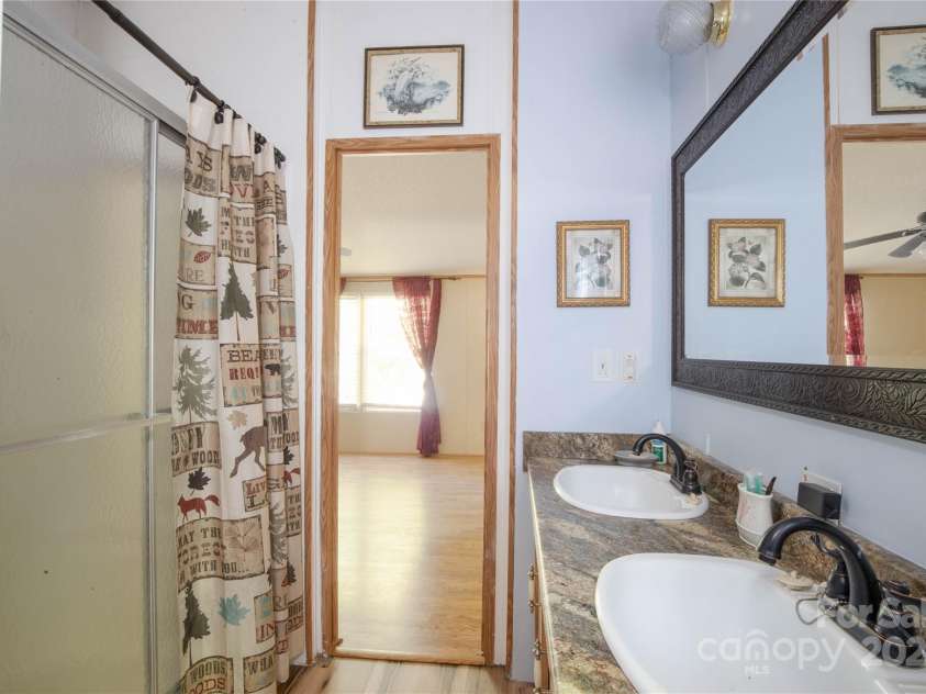 689 Bradford Road, Burnsville, NC 28714.  MLS# CAR4265215, YatesRealty ID 19768. 