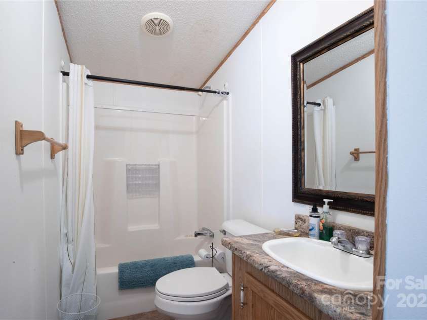 689 Bradford Road, Burnsville, NC 28714.  MLS# CAR4265215, YatesRealty ID 19768. 