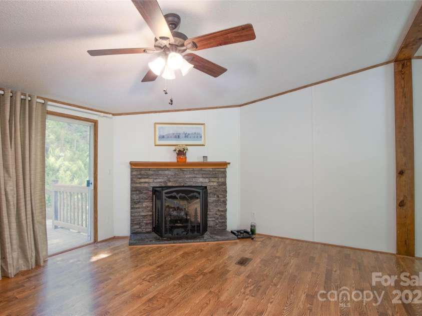 689 Bradford Road, Burnsville, NC 28714.  MLS# CAR4265215, YatesRealty ID 19768. 