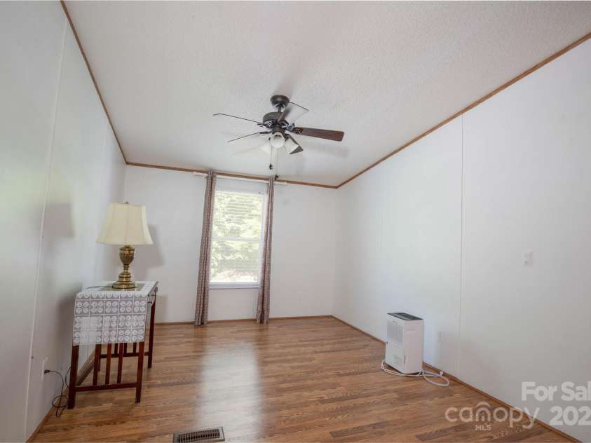 689 Bradford Road, Burnsville, NC 28714.  MLS# CAR4265215, YatesRealty ID 19768. 