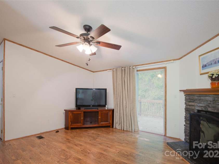 689 Bradford Road, Burnsville, NC 28714.  MLS# CAR4265215, YatesRealty ID 19768. 
