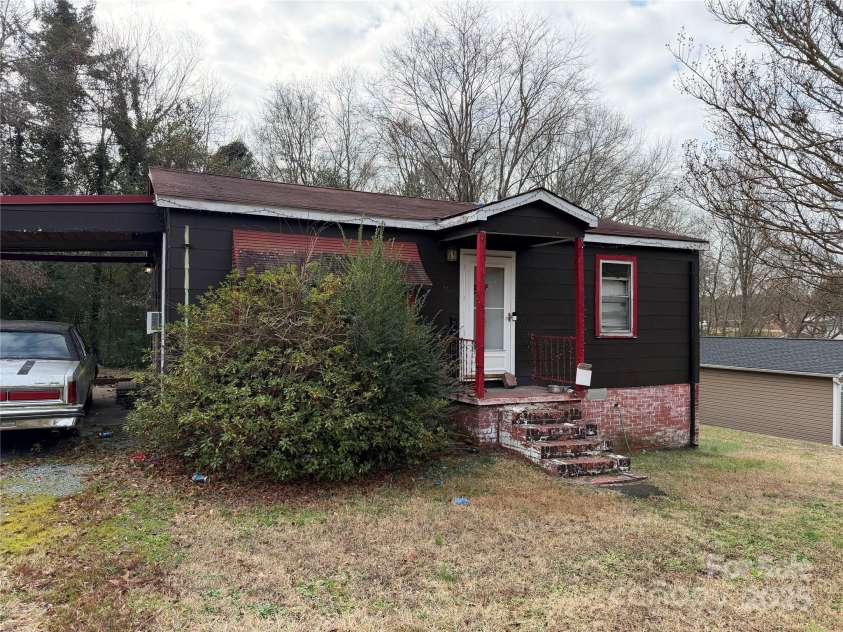 1132 Threatt Street, Lancaster, SC 29720.  MLS# CAR4333743, YatesRealty ID 1977. 