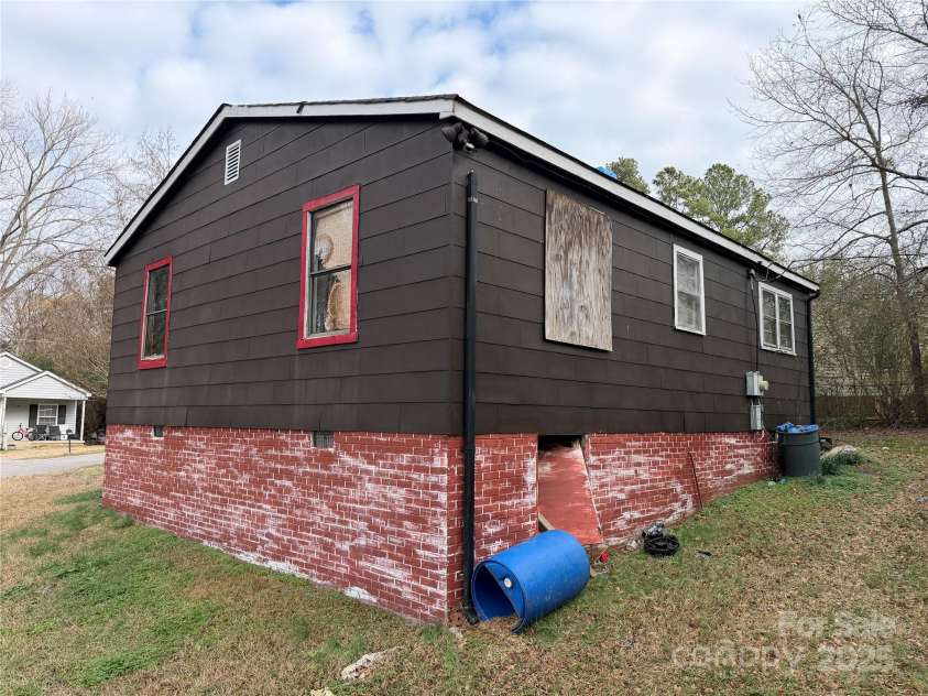 1132 Threatt Street, Lancaster, SC 29720.  MLS# CAR4333743, YatesRealty ID 1977. 