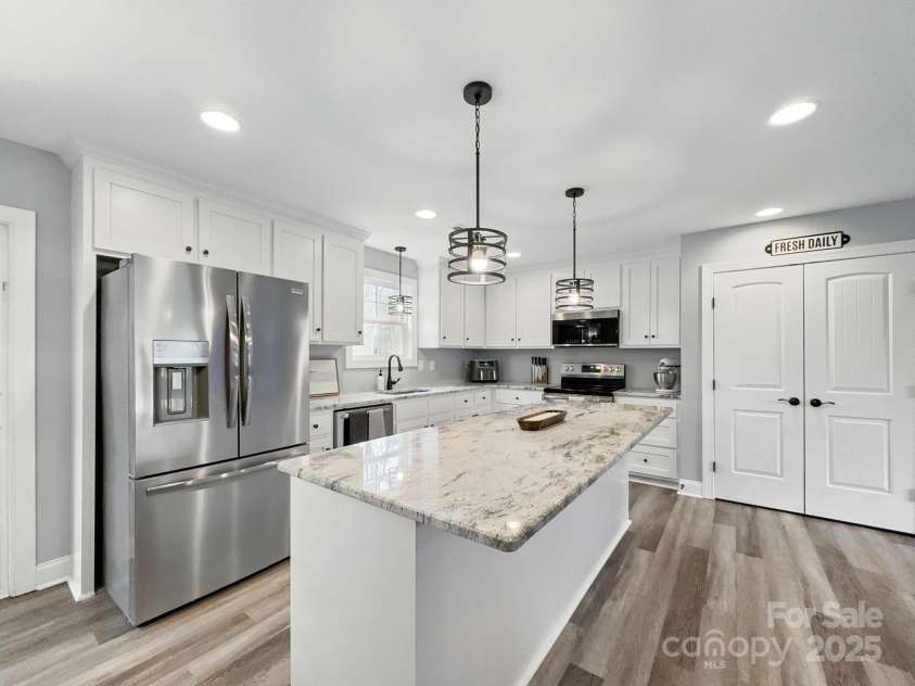 3018 Corinth Church Road, Monroe, NC 28112.  MLS# CAR4242550, YatesRealty ID 19771. Gorgeous Center Island